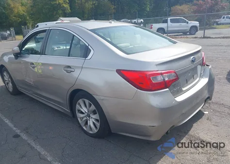 2015 Subaru Legacy 2.5I Premium z USA, uszkodzony, nr VIN 4S3BNAC69F3065209